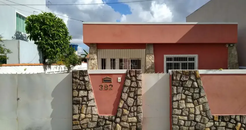 Casa com 5 quartos à venda na Rua Maestro Lourenço Soares, 382, Parque São Benedito, Campos dos Goytacazes