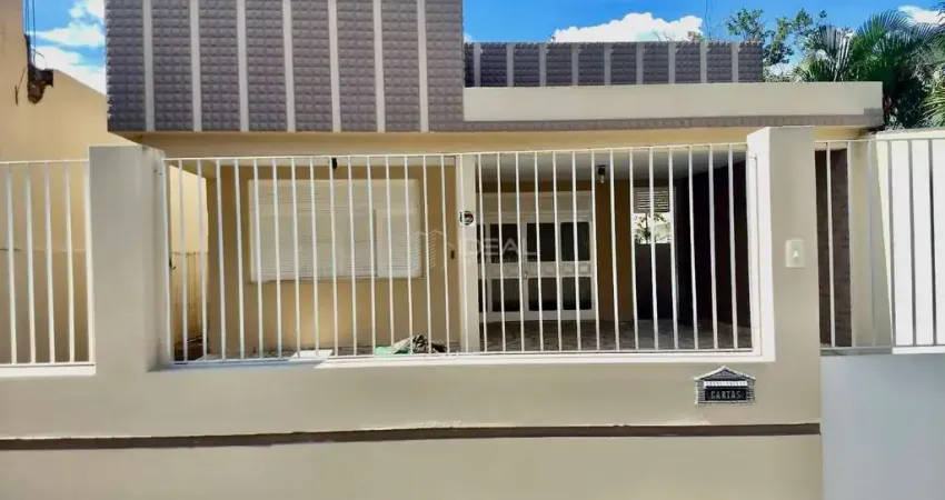 Casa com 3 quartos à venda na Rua Domingos Viana, 427, Parque Turf Club, Campos dos Goytacazes