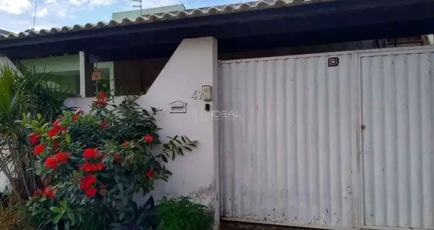 Casa à venda próximo ao carmelo de são josé - 2 quartos, closet, varanda e garagem coberta
