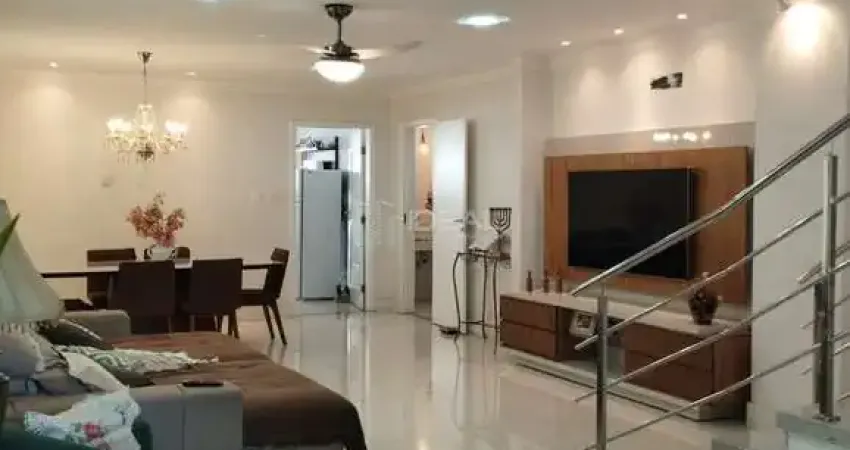 Casa duplex de luxo com quatro suítes, piscina e churrasqueira em acabamento de primeira