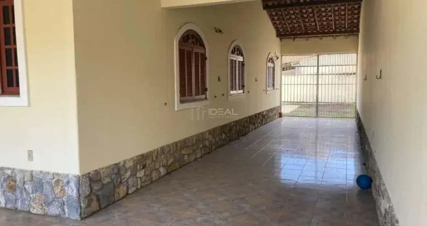 Casa com 3 quartos à venda na Rua Aguinaldo Machado, 130, Parque Jóquei Club, Campos dos Goytacazes