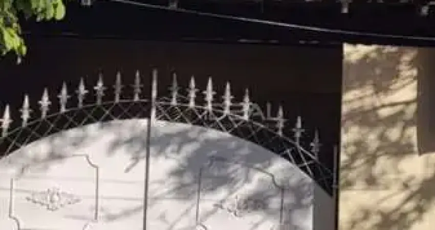 Casa duplex para nascente: ampla, com piscina, churrasqueira e escritório