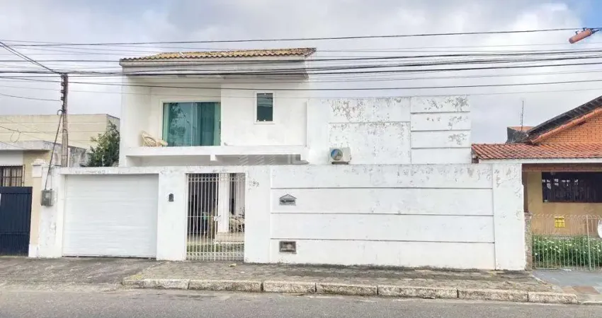 Casa duplex no centro de campos dos goytacazes. perfeita para sua família