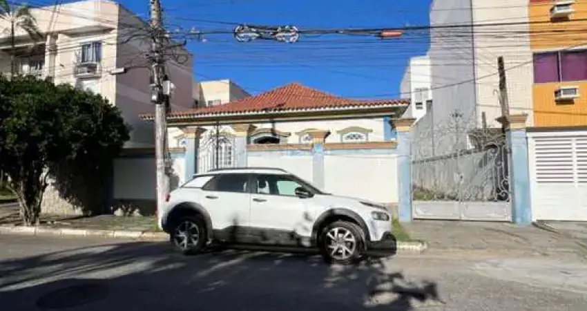 Casa com 3 quartos à venda na Rua Oswaldo Tavares, 144, Parque Flamboyant, Campos dos Goytacazes
