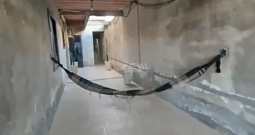 Casa com 3 quartos à venda na Rua Dr. Luiz Carlos de Barros Viana, 426, Parque Imperial, Campos dos Goytacazes