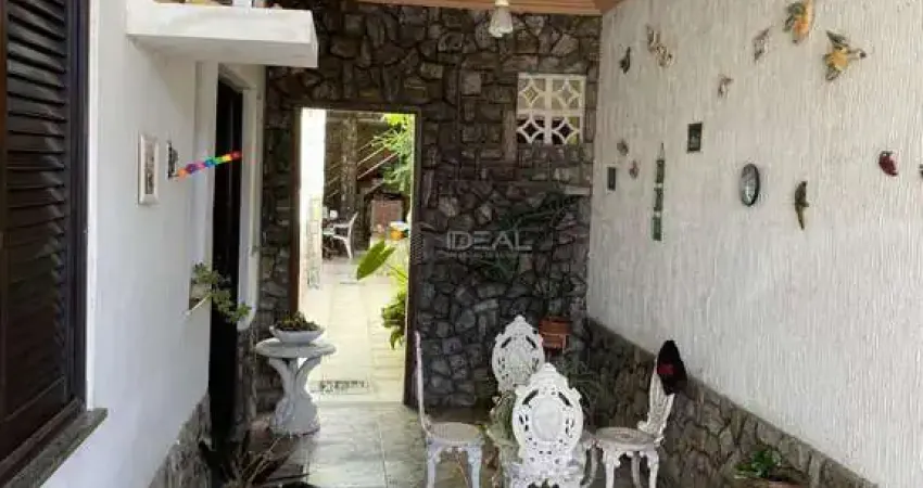 Casa com 3 quartos à venda na Rua Tatão Gomes, 134, Parque São Benedito, Campos dos Goytacazes