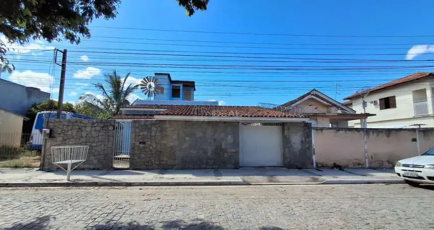 Casa com 3 quartos à venda na Rua Ernesto Moreira da Silva, 48, Parque Tarcisio Miranda, Campos dos Goytacazes