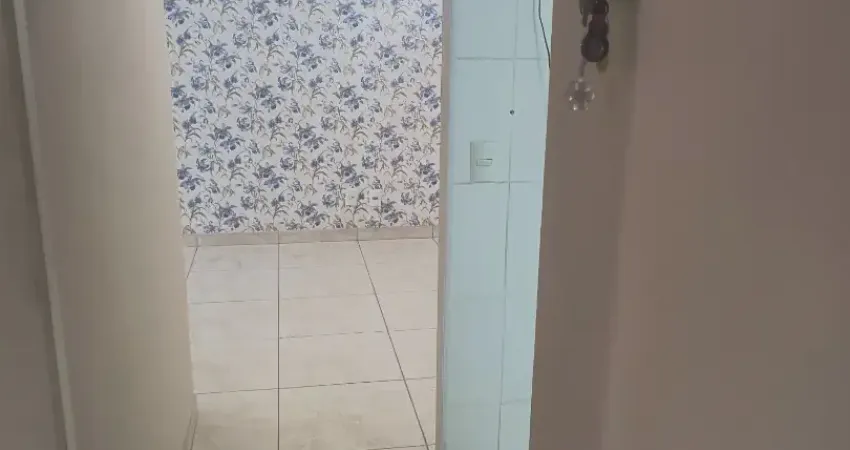 Apartamento com 2 quartos em andar baixo em condomínio com m segurança e infraestrutura