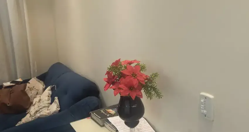 Apartamento de 2 quartos totalmente mobiliado impecável vel