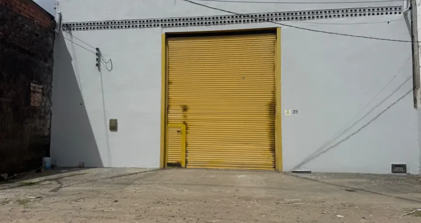 Barracão / Galpão / Depósito com 2 salas para alugar na Rua 02, 20, Antares, Maceió