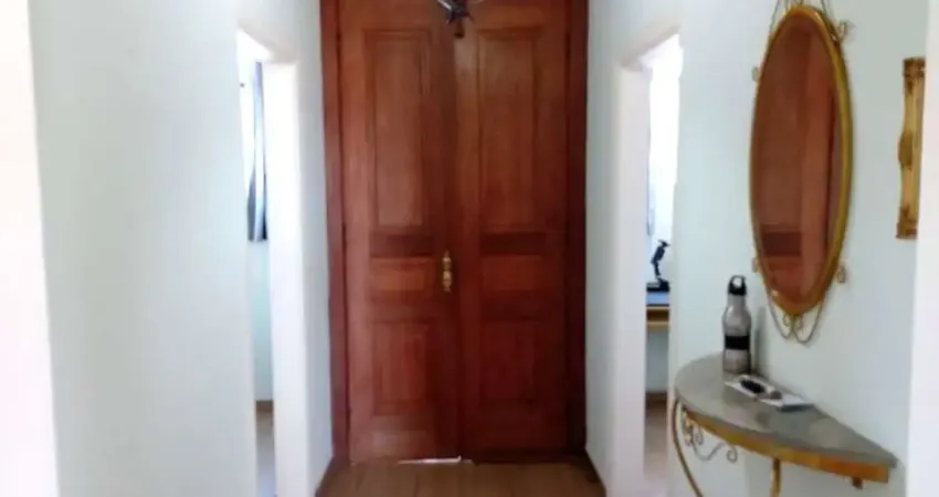 Casa  super conservada de 1949 a venda com 4 dorm no centro de itu/sp