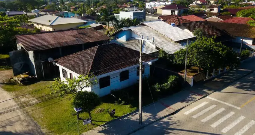 0696 - casa de laje com 3 dormitórios - 300m do mar l salinas - bbs