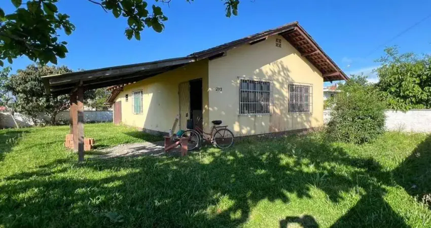 0704 - casa de alvenaria com 3 dormitórios terreno de esquina |centro - bbs