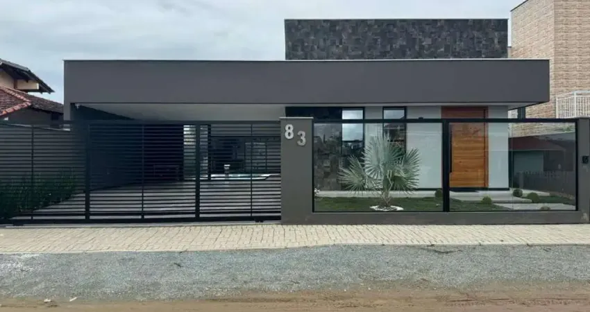 0794- casa alto padrão com 3 dormitórios e piscina, 60m da lagoa - costeira