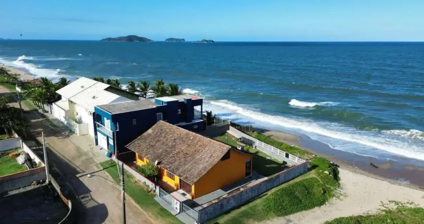 0932 - casa com 3 dormitórios - frente mar (pé na areia) - salinas bbs