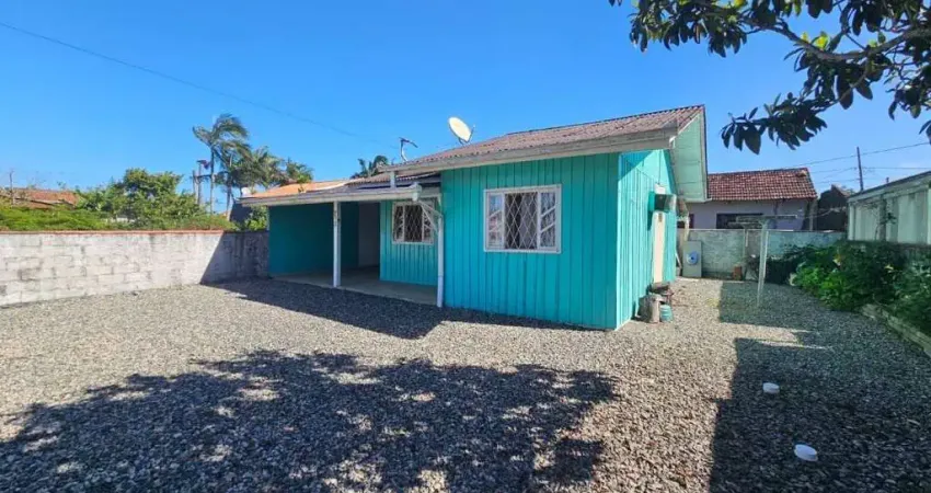 1029 - casa mista com 2 dormitórios - 700m do mar | salinas - barra do sul