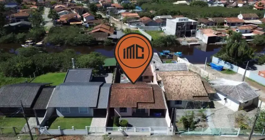 1030 - casa com 2 dormitórios - fundos para o rio ( perequê ) - centro