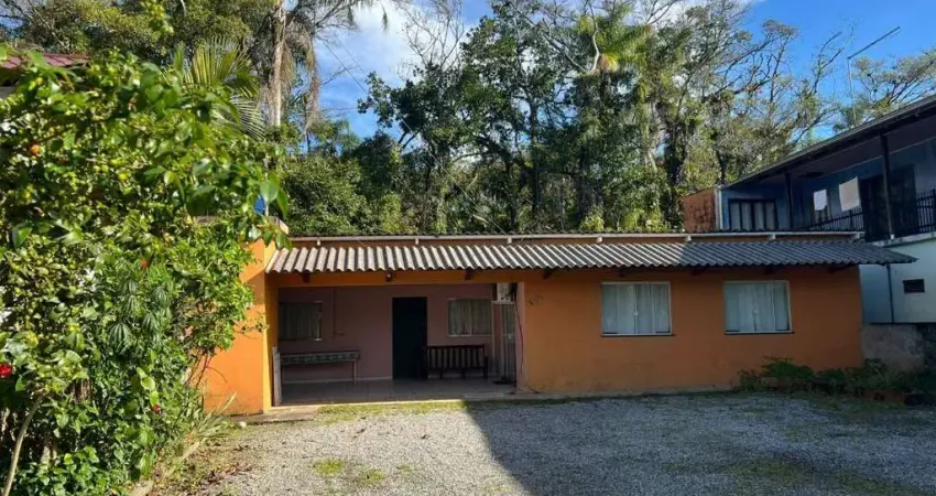 2002 - casa com 4 dormitórios e amplo terreno - 550m do lagoa - costeira