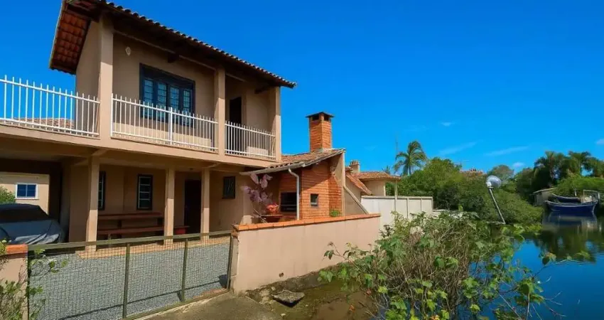 2061 – casa com 3 dormitórios (fundos rio perequê) | costeira - bbs