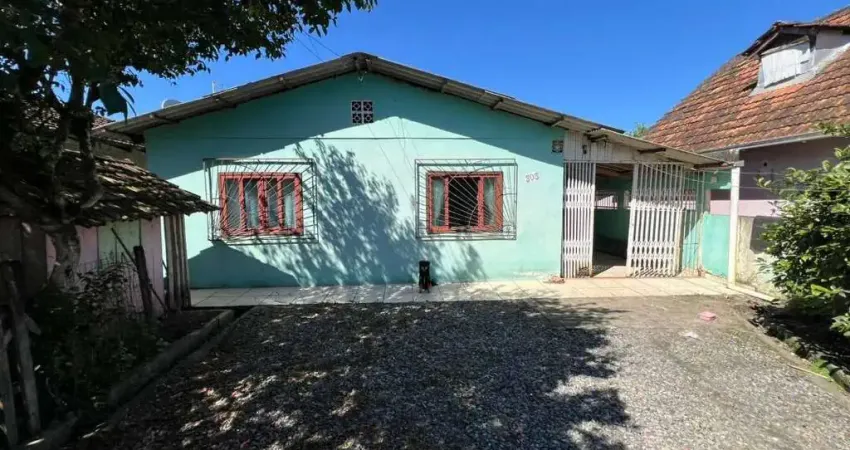 2091 - casa em alvenaria prox. ao pa 24hrs | centro - bal. barra do sul/sc