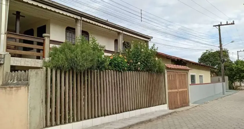 0924 - sobrado com 3 dormitórios - prox. a praça central | centro - bbs/sc