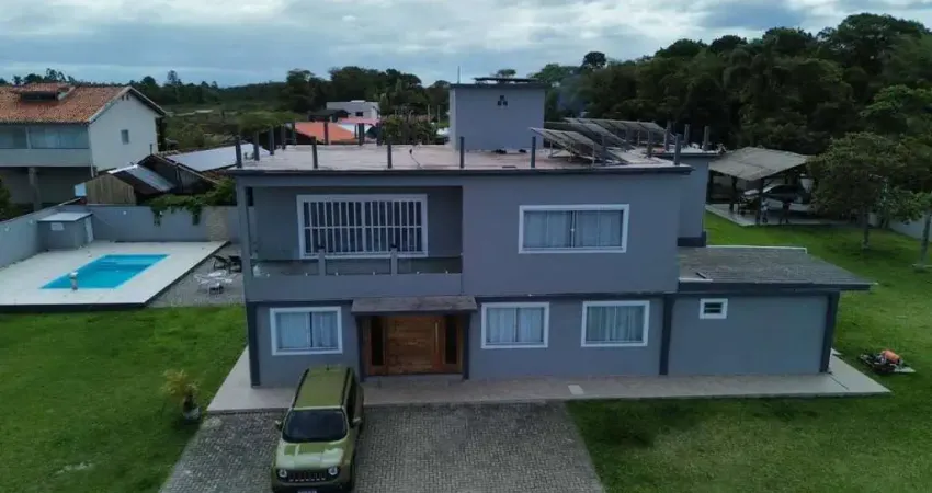 2183 - sobrado com 5 dormitórios e piscina - 200m da lagoa | costeira - bbs