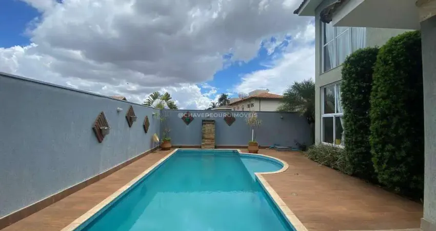 Casa à venda com 4 suítes localizada no condomínio flamboyant i.