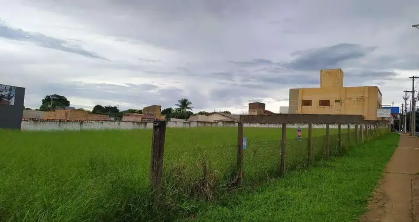 Lote com 200 m² na avenida leopoldino de oliveira, em uberaba.