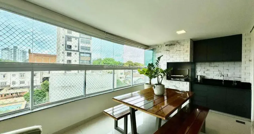 Apartamento no condomínio Torre Sete com 03 suítes, 03 vagas e escritório.