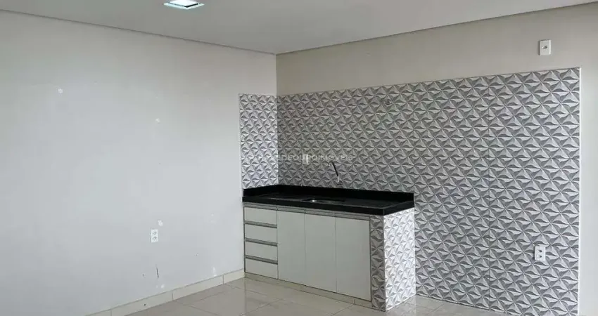 Casa à Venda em Uberaba (Bairro Fabrício) – 2 Quartos, Porcelanato e Varanda
