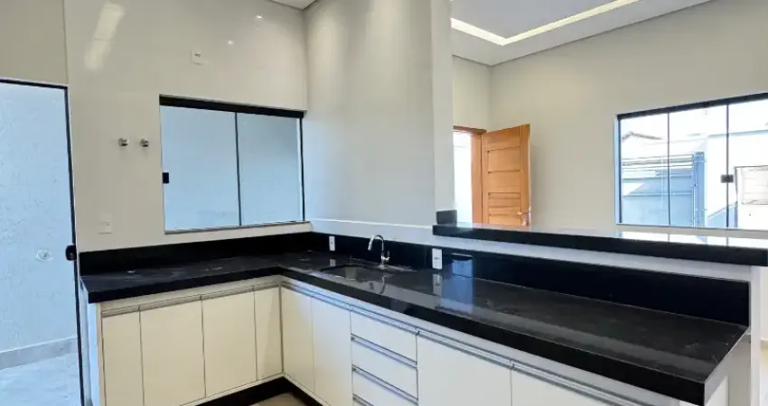 Casa com 3 quartos à venda na Avenida João Ferreira de Freitas, 45, Cidade Vergani, Pouso Alegre