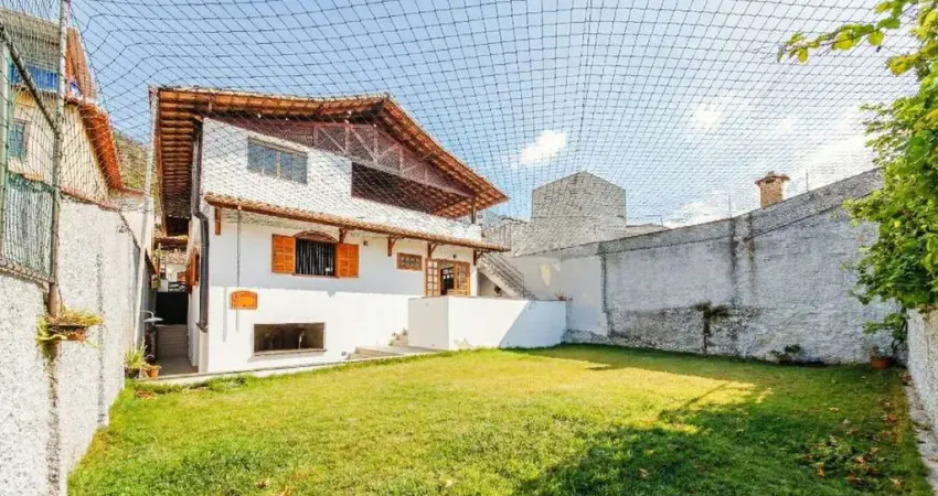 Casa com 4 quartos, espaço gourmet e quintal no são mateus para venda