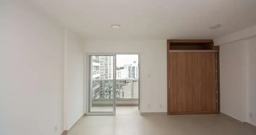 Studio planejado e com vista livre no centro para venda e locação