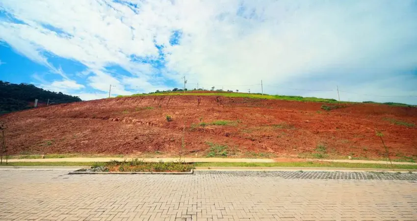 Terreno com possibilidade de ampliação no estrela do lago para venda