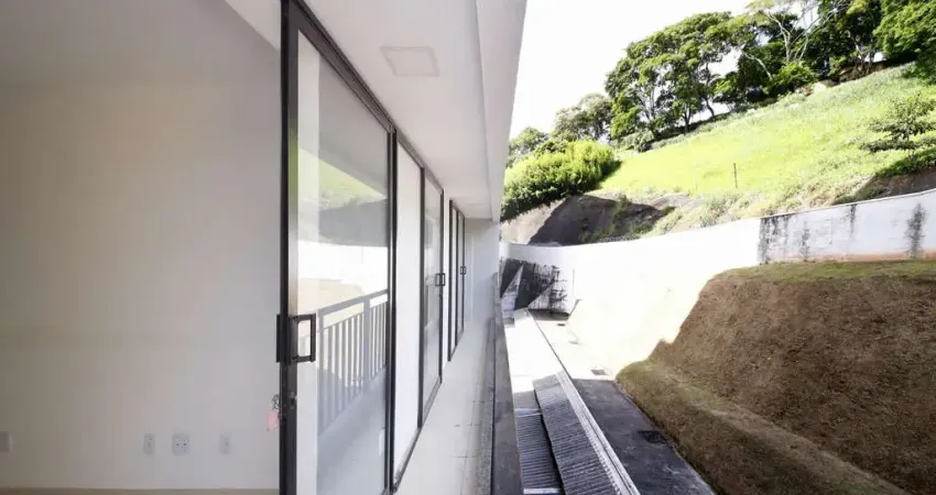 Um 2 quartos ao lado do centro da cidade, com sossego e te esperando para venda