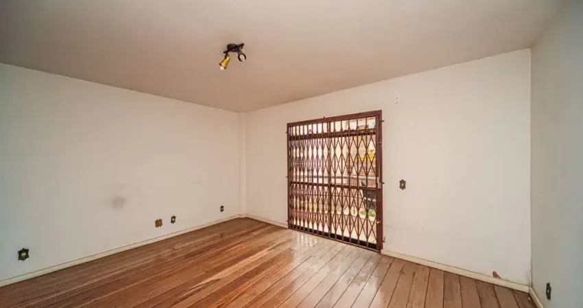 Um ótimo 3 quartos perto da pracinha mais charmosa do bairro para venda