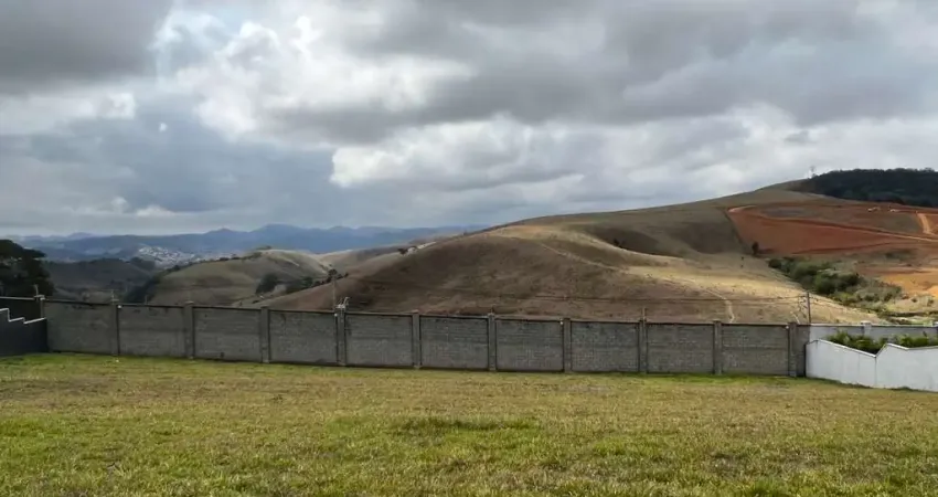 Terreno em leve declive com vista livre no alphaville para venda