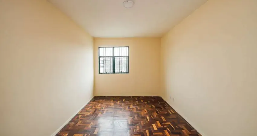 2 quartos perto do comércio e pontos de ônibus no centro para locação