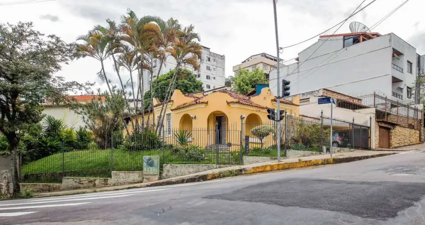 Terreno de esquina com alto potencial construtivo para venda