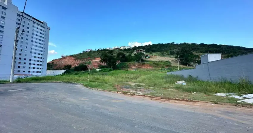 Terreno à venda na Rua C, 10, São Pedro, Juiz de Fora