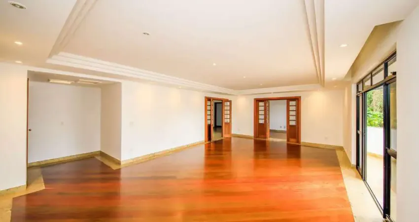 Um clássico que esbanja conforto e lazer para a família para venda