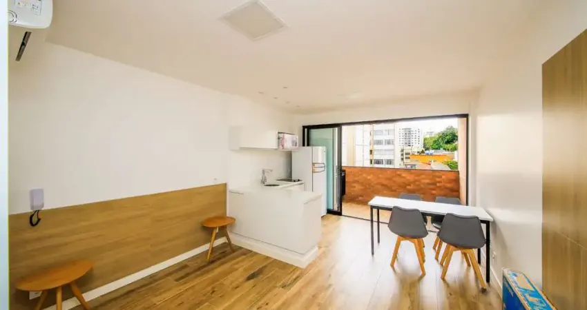 Studio mobiliado no centro e com eletrodomésticos para venda