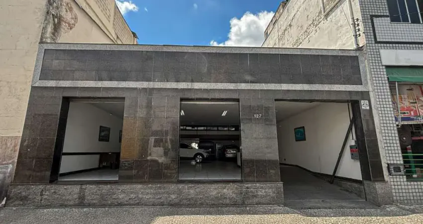 Loja ampla, com mezanino e bem localizada no centro para locação