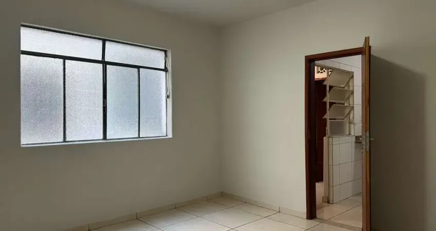 3 quartos reformado na principal avenida da cidade para venda ou locação