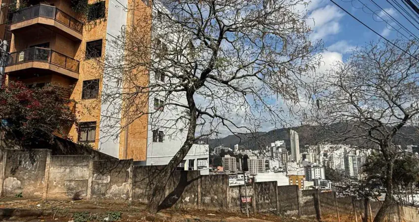 Terreno à venda na Rua Professora Carolina Coelho, 25, Granbery, Juiz de Fora