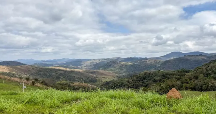 Terreno de esquina com vista livre em condomínio fechado para venda