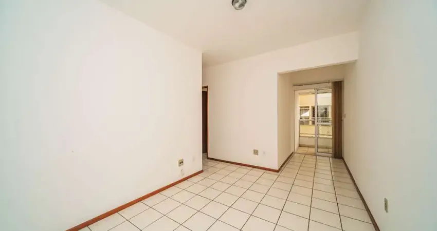 Apartamento com localização prática e vaga no centro para venda