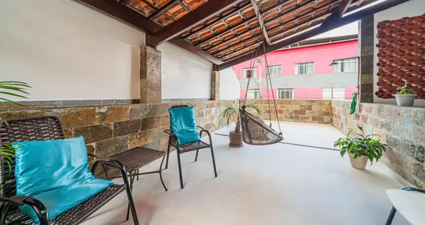 Casa com 3 quartos à venda na Rua Olegário Maciel, 1178, Paineiras, Juiz de Fora