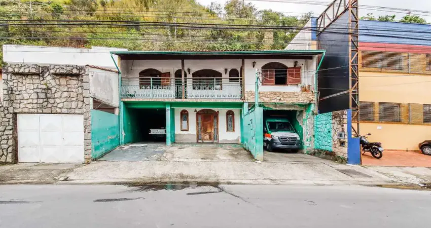 Casa com 5 quartos à venda na Rua Francisco Vaz de Magalhães, 318 e 320, Cascatinha, Juiz de Fora
