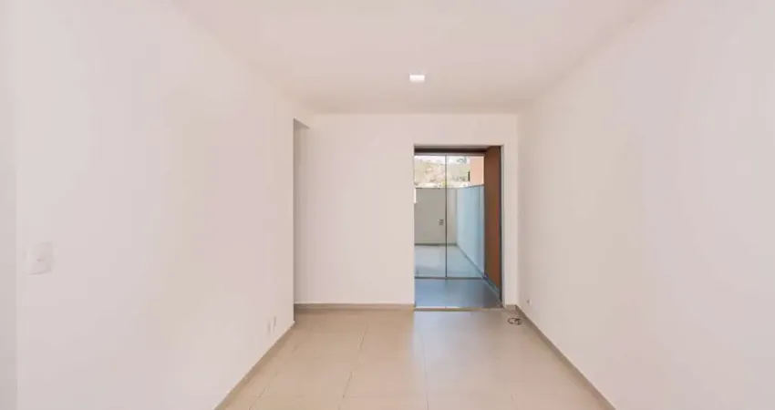 2 quartos com área externa e vaga pertinho do centro para locação e venda